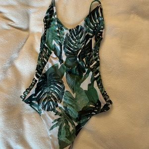 Stone fox swim one-piece size small